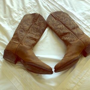 Ariat men’s cowboy boots 10.5
